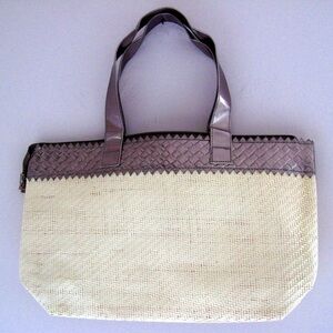 Elizabeth Arden Off White Straw Tote Bag With Metal Tone Detail (Bag Only) New